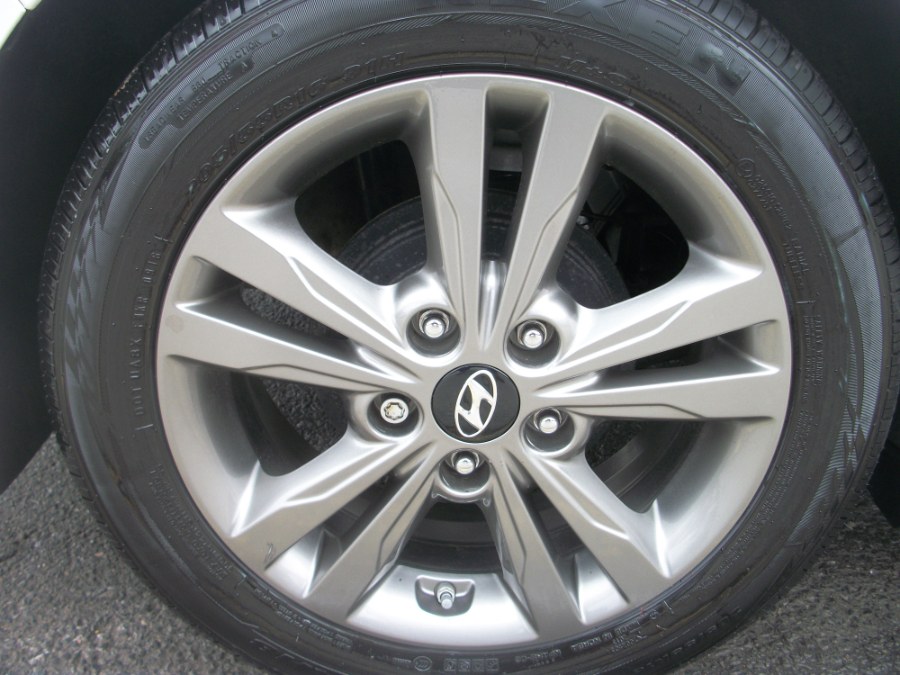 2017 Hyundai Elantra SE 2.0L Auto PZEV (Alabama) *Ltd Avail*, available for sale in Jamaica, New York | Gateway Car Dealer Inc. Jamaica, New York 2017 Hyundai Elantra SE 2.0L Auto PZEV (Alabama) *Ltd Avail*, available for sale in Jamaica, New York | Gateway Car Dealer Inc. Jamaica, New York
