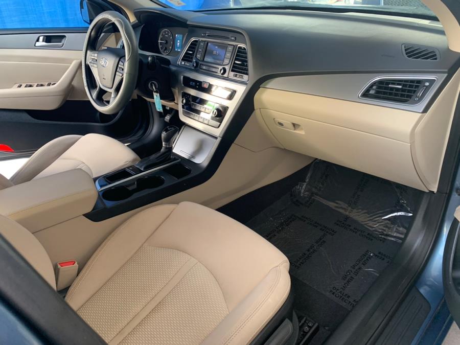 2015 Hyundai Sonata 4dr Sdn 1.6T Eco, available for sale in Corona, California | Green Light Auto. Corona, California 2015 Hyundai Sonata 4dr Sdn 1.6T Eco, available for sale in Corona, California | Green Light Auto. Corona, California