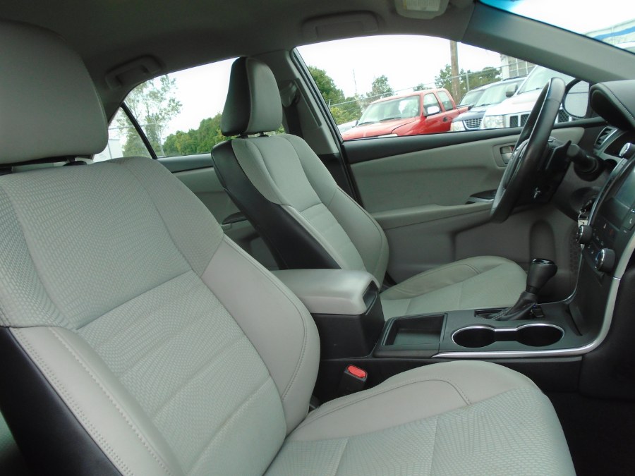 2016 Toyota Camry 4dr Sdn I4 Auto SE (Natl), available for sale in Milford, Connecticut | Dealertown Auto Wholesalers. Milford, Connecticut 2016 Toyota Camry 4dr Sdn I4 Auto SE (Natl), available for sale in Milford, Connecticut | Dealertown Auto Wholesalers. Milford, Connecticut