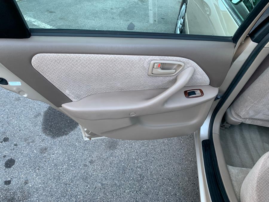 2000 Toyota Camry 4dr Sdn XLE Auto, available for sale in Taunton, Massachusetts | Rt 138 Auto Center Inc . Taunton, Massachusetts 2000 Toyota Camry 4dr Sdn XLE Auto, available for sale in Taunton, Massachusetts | Rt 138 Auto Center Inc . Taunton, Massachusetts