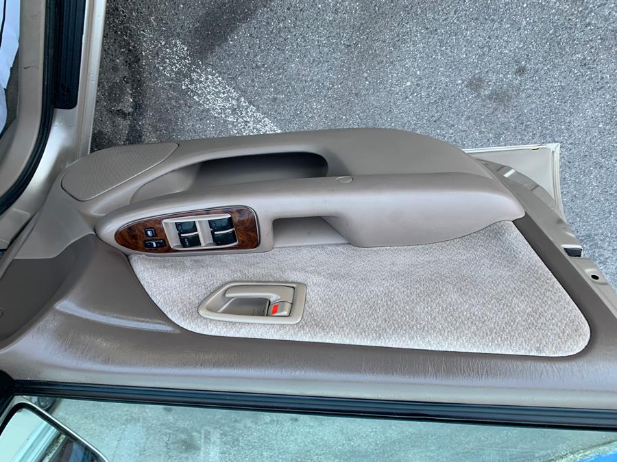 2000 Toyota Camry 4dr Sdn XLE Auto, available for sale in Taunton, Massachusetts | Rt 138 Auto Center Inc . Taunton, Massachusetts 2000 Toyota Camry 4dr Sdn XLE Auto, available for sale in Taunton, Massachusetts | Rt 138 Auto Center Inc . Taunton, Massachusetts