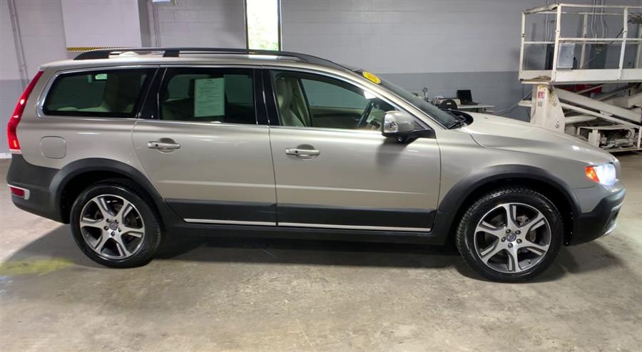 2015 Volvo XC70 2015.5 AWD 4dr Wgn T6, available for sale in Stratford, Connecticut | Wiz Leasing Inc. Stratford, Connecticut 2015 Volvo XC70 2015.5 AWD 4dr Wgn T6, available for sale in Stratford, Connecticut | Wiz Leasing Inc. Stratford, Connecticut