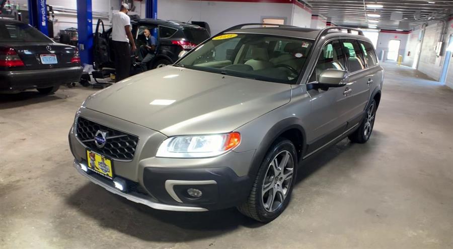 2015 Volvo XC70 2015.5 AWD 4dr Wgn T6, available for sale in Stratford, Connecticut | Wiz Leasing Inc. Stratford, Connecticut 2015 Volvo XC70 2015.5 AWD 4dr Wgn T6, available for sale in Stratford, Connecticut | Wiz Leasing Inc. Stratford, Connecticut