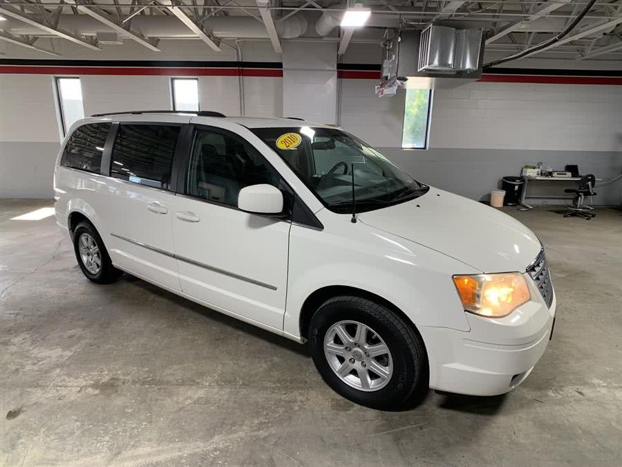 2010 Chrysler Town & Country 4dr Wgn Touring, available for sale in Stratford, Connecticut | Wiz Leasing Inc. Stratford, Connecticut