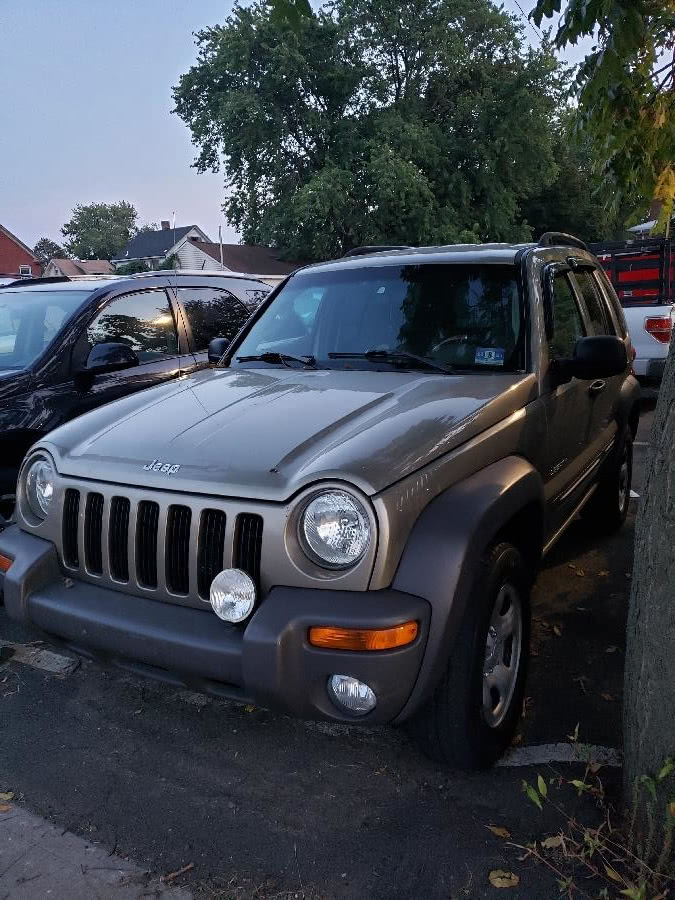 2004 Jeep Liberty 4dr Sport 4WD, available for sale in Little Ferry, New Jersey | Victoria Preowned Autos Inc. Little Ferry, New Jersey