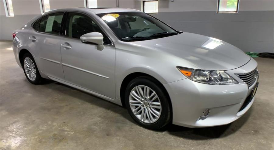 2013 Lexus ES 350 4dr Sdn, available for sale in Stratford, Connecticut | Wiz Leasing Inc. Stratford, Connecticut 2013 Lexus ES 350 4dr Sdn, available for sale in Stratford, Connecticut | Wiz Leasing Inc. Stratford, Connecticut