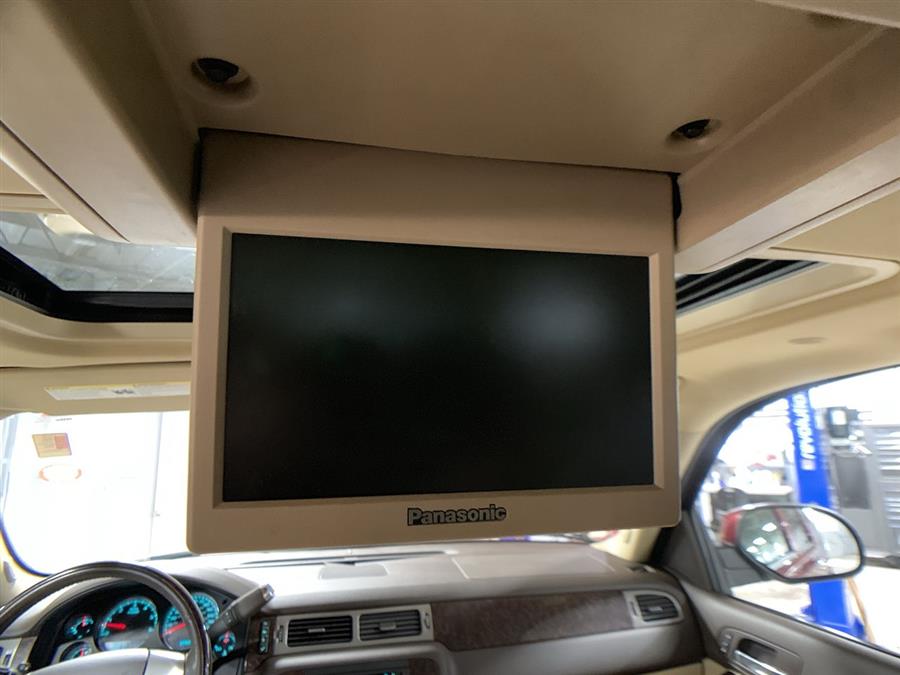 2010 GMC Yukon XL AWD 4dr 1500 Denali, available for sale in Stratford, Connecticut | Wiz Leasing Inc. Stratford, Connecticut 2010 GMC Yukon XL AWD 4dr 1500 Denali, available for sale in Stratford, Connecticut | Wiz Leasing Inc. Stratford, Connecticut