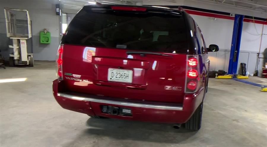 2010 GMC Yukon XL AWD 4dr 1500 Denali, available for sale in Stratford, Connecticut | Wiz Leasing Inc. Stratford, Connecticut 2010 GMC Yukon XL AWD 4dr 1500 Denali, available for sale in Stratford, Connecticut | Wiz Leasing Inc. Stratford, Connecticut