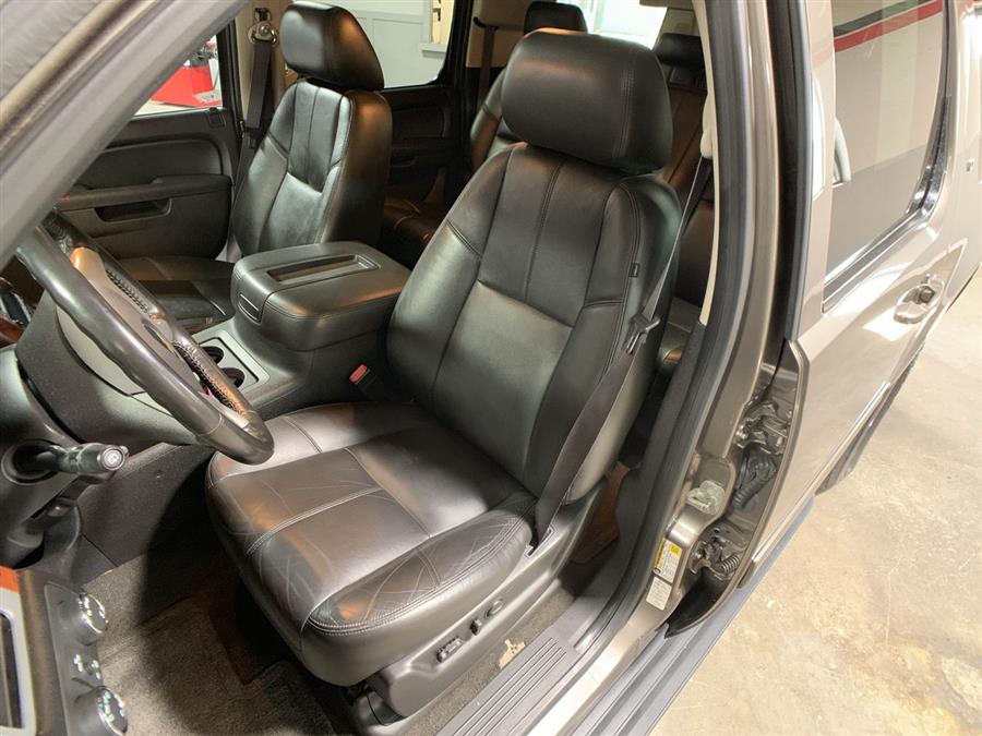 2013 Chevrolet Suburban 4WD 4dr 1500 LT, available for sale in Stratford, Connecticut | Wiz Leasing Inc. Stratford, Connecticut 2013 Chevrolet Suburban 4WD 4dr 1500 LT, available for sale in Stratford, Connecticut | Wiz Leasing Inc. Stratford, Connecticut