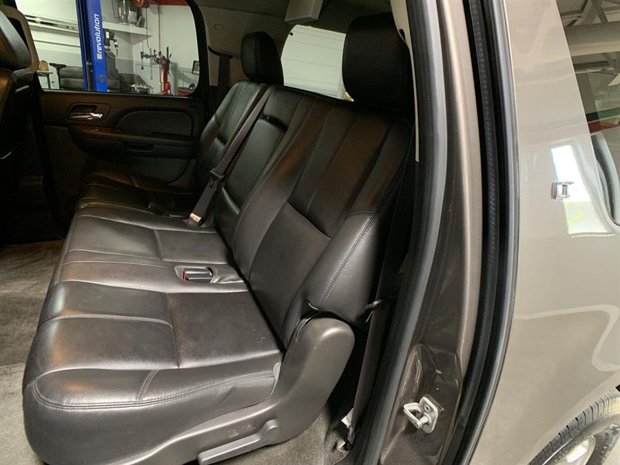 2013 Chevrolet Suburban 4WD 4dr 1500 LT, available for sale in Stratford, Connecticut | Wiz Leasing Inc. Stratford, Connecticut 2013 Chevrolet Suburban 4WD 4dr 1500 LT, available for sale in Stratford, Connecticut | Wiz Leasing Inc. Stratford, Connecticut