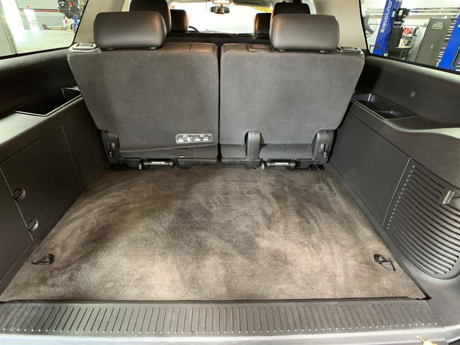 2013 Chevrolet Suburban 4WD 4dr 1500 LT, available for sale in Stratford, Connecticut | Wiz Leasing Inc. Stratford, Connecticut 2013 Chevrolet Suburban 4WD 4dr 1500 LT, available for sale in Stratford, Connecticut | Wiz Leasing Inc. Stratford, Connecticut