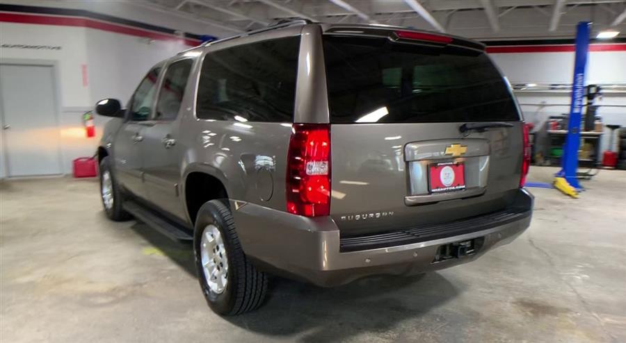 2013 Chevrolet Suburban 4WD 4dr 1500 LT, available for sale in Stratford, Connecticut | Wiz Leasing Inc. Stratford, Connecticut 2013 Chevrolet Suburban 4WD 4dr 1500 LT, available for sale in Stratford, Connecticut | Wiz Leasing Inc. Stratford, Connecticut