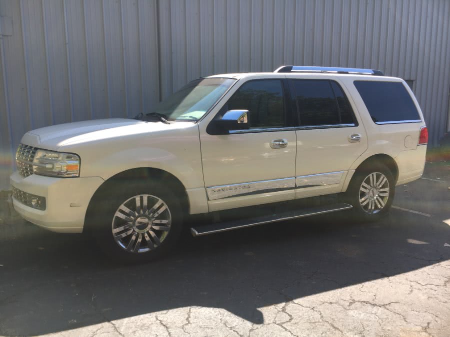 2008 Lincoln Navigator 4WD, available for sale in Naugatuck, Connecticut | Riverside Motorcars, LLC. Naugatuck, Connecticut