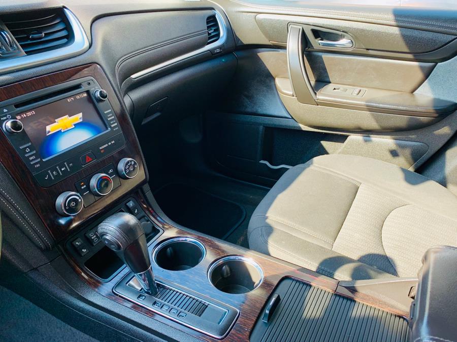 Used Chevrolet Traverse AWD 4dr LT w/1LT 2015 | RT Auto Center LLC. Newark, New Jersey Used Chevrolet Traverse AWD 4dr LT w/1LT 2015 | RT Auto Center LLC. Newark, New Jersey