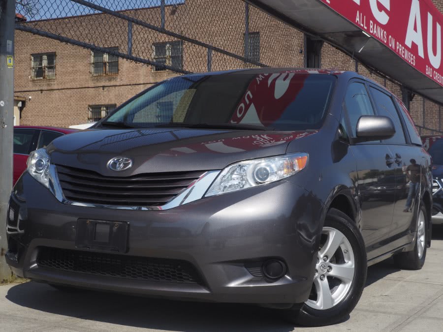 2017 Toyota Sienna LE Auto Access Seat FWD 7-Passenger (Natl), available for sale in Jamaica, New York | Hillside Auto Mall Inc.. Jamaica, New York