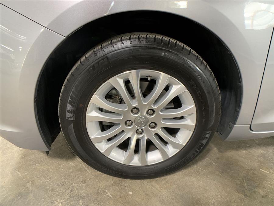 2017 Toyota Sienna XLE, available for sale in Stratford, Connecticut | Wiz Leasing Inc. Stratford, Connecticut 2017 Toyota Sienna XLE, available for sale in Stratford, Connecticut | Wiz Leasing Inc. Stratford, Connecticut