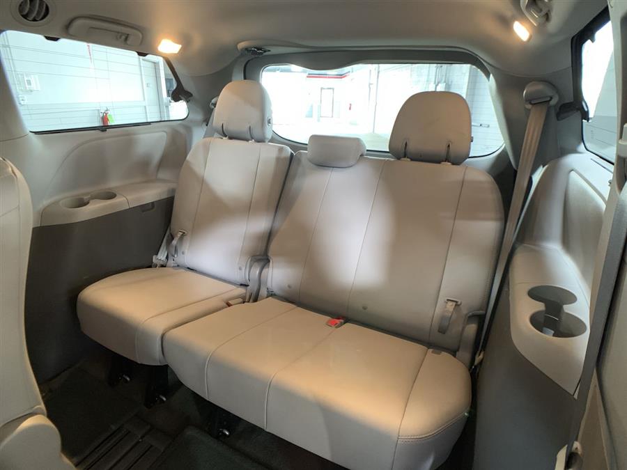 2017 Toyota Sienna XLE, available for sale in Stratford, Connecticut | Wiz Leasing Inc. Stratford, Connecticut 2017 Toyota Sienna XLE, available for sale in Stratford, Connecticut | Wiz Leasing Inc. Stratford, Connecticut