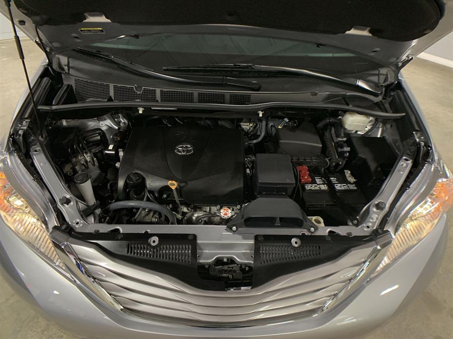 2017 Toyota Sienna XLE, available for sale in Stratford, Connecticut | Wiz Leasing Inc. Stratford, Connecticut 2017 Toyota Sienna XLE, available for sale in Stratford, Connecticut | Wiz Leasing Inc. Stratford, Connecticut