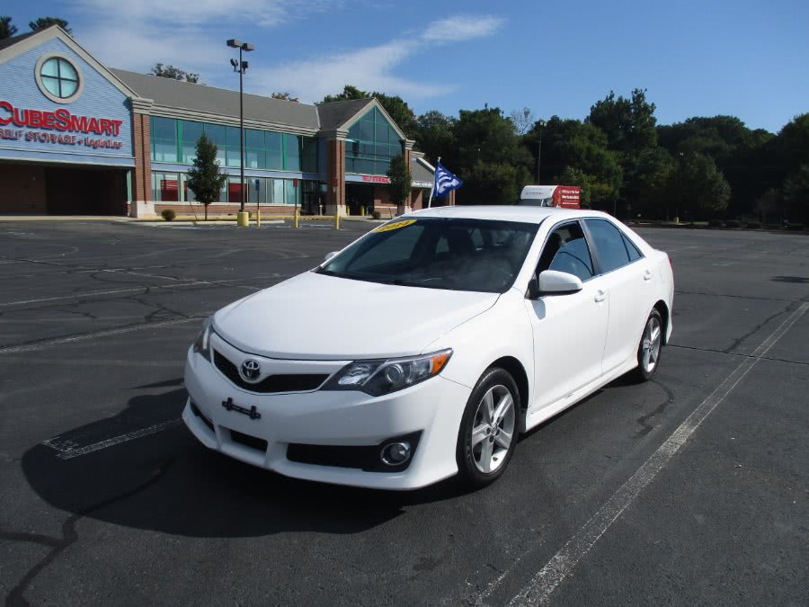 2014 Toyota Camry 4dr Sdn I4 Auto SE (Natl) *Ltd Avail*, available for sale in New Britain, Connecticut | Universal Motors LLC. New Britain, Connecticut