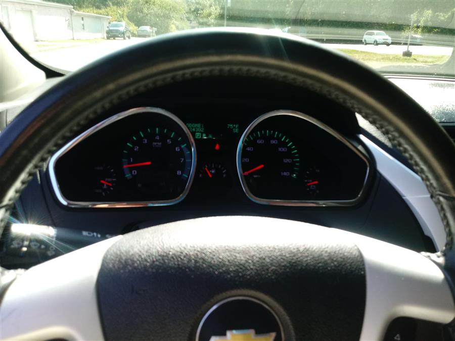 2011 Chevrolet Traverse FWD 4dr LT w/1LT, available for sale in Shirley, New York | Roe Motors Ltd. Shirley, New York 2011 Chevrolet Traverse FWD 4dr LT w/1LT, available for sale in Shirley, New York | Roe Motors Ltd. Shirley, New York