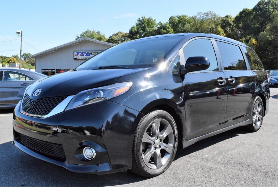 2015 Toyota Sienna 5dr 8-Pass Van SE Premium  FWD (Natl), available for sale in Berlin, Connecticut | Tru Auto Mall. Berlin, Connecticut