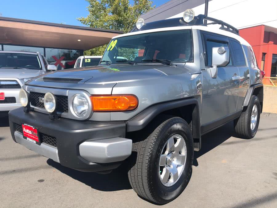 2009 Toyota FJ Cruiser 4WD 4dr Auto (Natl), available for sale in West Hartford, Connecticut | AutoMax. West Hartford, Connecticut