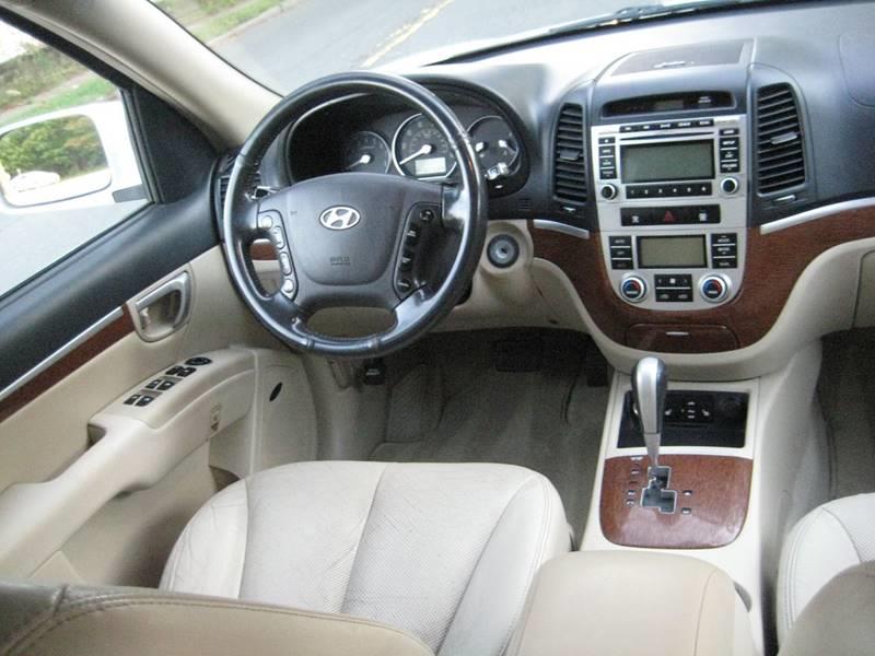 2009 Hyundai Santa Fe Limited 4dr SUV, available for sale in Massapequa, New York | Rite Choice Auto Inc.. Massapequa, New York 2009 Hyundai Santa Fe Limited 4dr SUV, available for sale in Massapequa, New York | Rite Choice Auto Inc.. Massapequa, New York