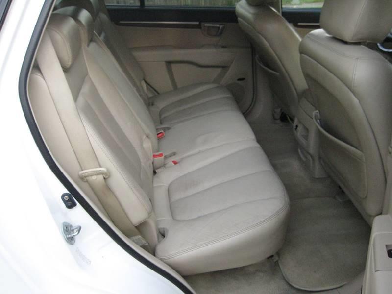 2009 Hyundai Santa Fe Limited 4dr SUV, available for sale in Massapequa, New York | Rite Choice Auto Inc.. Massapequa, New York 2009 Hyundai Santa Fe Limited 4dr SUV, available for sale in Massapequa, New York | Rite Choice Auto Inc.. Massapequa, New York