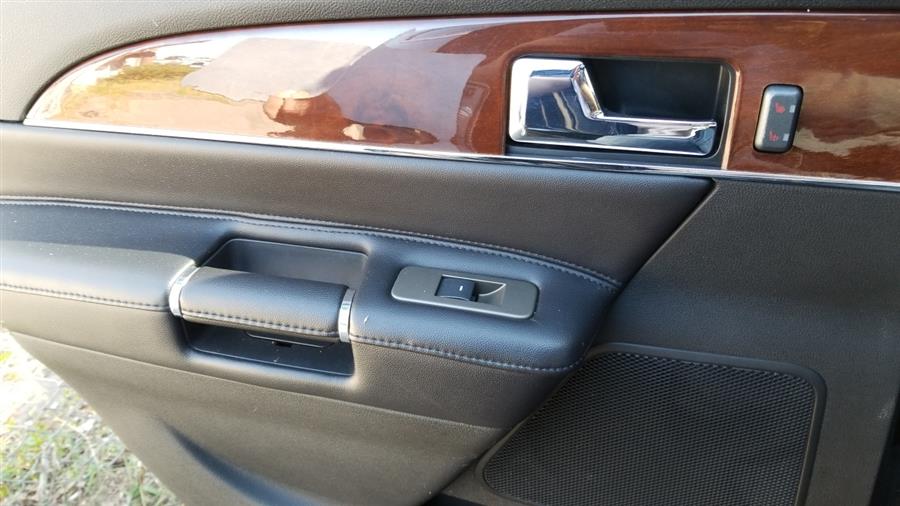 2013 Lincoln MKX AWD 4dr, available for sale in Manchester, Connecticut | Best Auto Sales LLC. Manchester, Connecticut 2013 Lincoln MKX AWD 4dr, available for sale in Manchester, Connecticut | Best Auto Sales LLC. Manchester, Connecticut