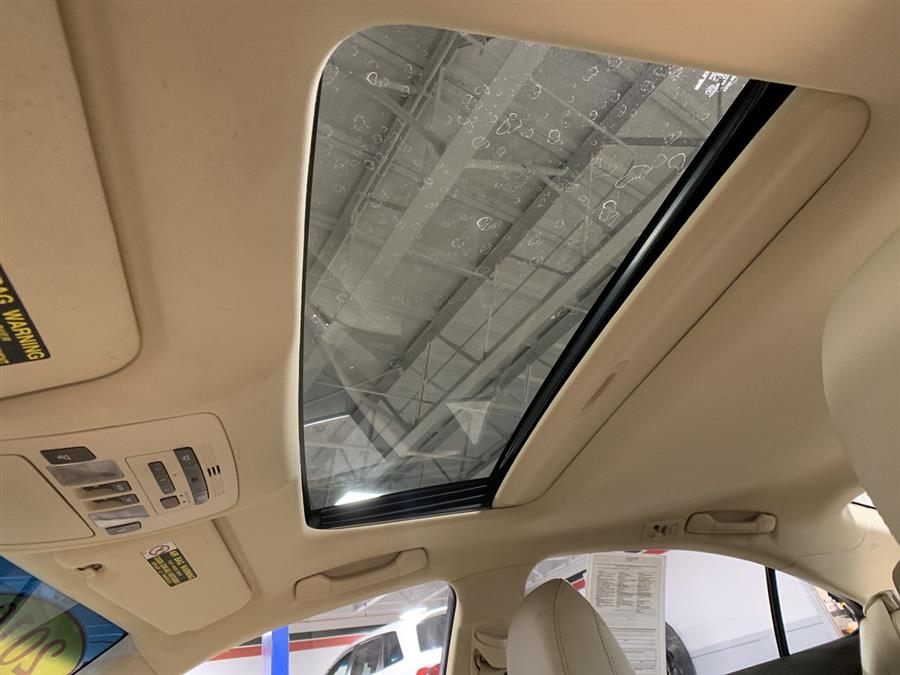 2010 Lexus ES 350 4dr Sdn, available for sale in Stratford, Connecticut | Wiz Leasing Inc. Stratford, Connecticut 2010 Lexus ES 350 4dr Sdn, available for sale in Stratford, Connecticut | Wiz Leasing Inc. Stratford, Connecticut