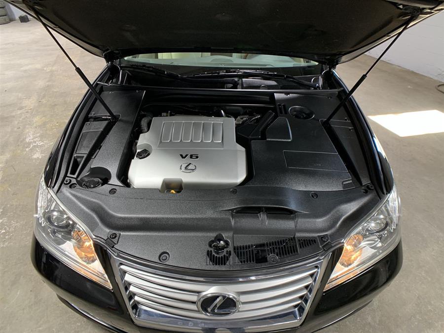 2010 Lexus ES 350 4dr Sdn, available for sale in Stratford, Connecticut | Wiz Leasing Inc. Stratford, Connecticut 2010 Lexus ES 350 4dr Sdn, available for sale in Stratford, Connecticut | Wiz Leasing Inc. Stratford, Connecticut