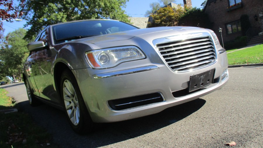 2014 Chrysler 300 4dr Sdn RWD, available for sale in Bronx, New York | TNT Auto Sales USA inc. Bronx, New York 2014 Chrysler 300 4dr Sdn RWD, available for sale in Bronx, New York | TNT Auto Sales USA inc. Bronx, New York