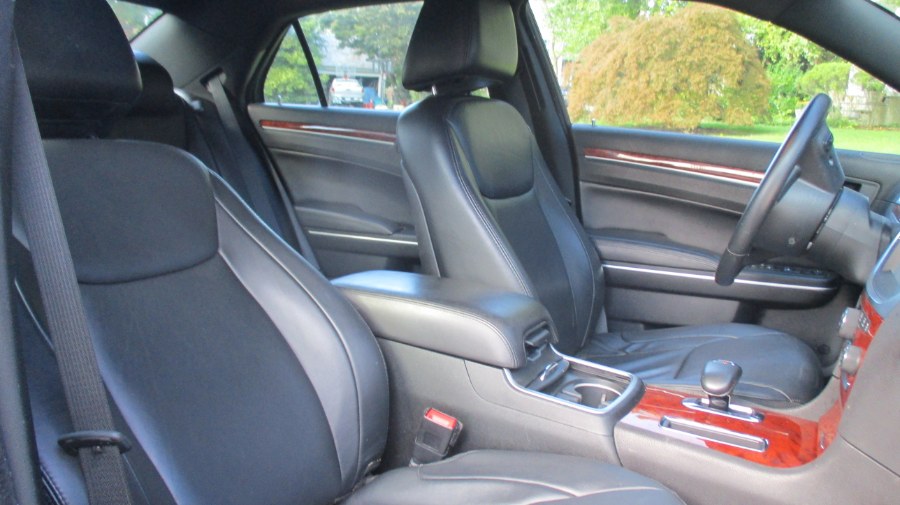2014 Chrysler 300 4dr Sdn RWD, available for sale in Bronx, New York | TNT Auto Sales USA inc. Bronx, New York 2014 Chrysler 300 4dr Sdn RWD, available for sale in Bronx, New York | TNT Auto Sales USA inc. Bronx, New York