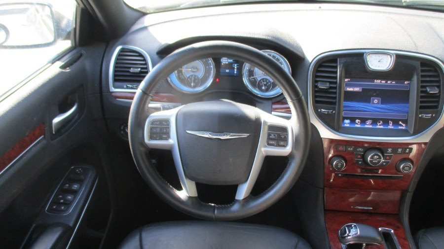 2014 Chrysler 300 4dr Sdn RWD, available for sale in Bronx, New York | TNT Auto Sales USA inc. Bronx, New York 2014 Chrysler 300 4dr Sdn RWD, available for sale in Bronx, New York | TNT Auto Sales USA inc. Bronx, New York
