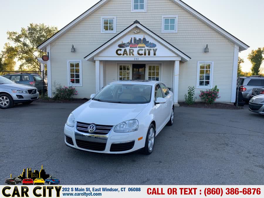 2009 Volkswagen Jetta Sedan 4dr Auto SEL PZEV, available for sale in East Windsor, Connecticut | Car City LLC. East Windsor, Connecticut
