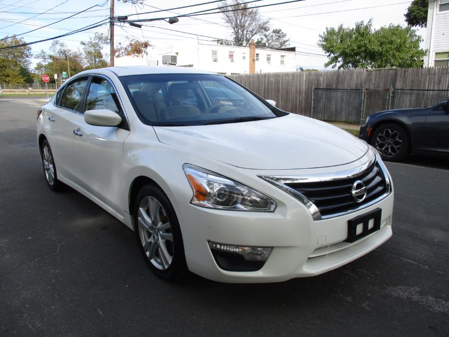 2014 Nissan Altima 4dr Sdn I4 2.5 S, available for sale in West Babylon, New York | New Gen Auto Group. West Babylon, New York