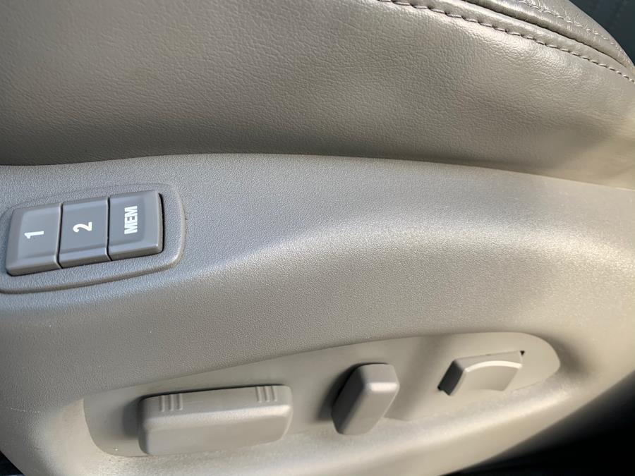 2011 Cadillac SRX AWD 4dr Luxury Collection, available for sale in South Windsor, Connecticut | Mike And Tony Auto Sales, Inc. South Windsor, Connecticut 2011 Cadillac SRX AWD 4dr Luxury Collection, available for sale in South Windsor, Connecticut | Mike And Tony Auto Sales, Inc. South Windsor, Connecticut