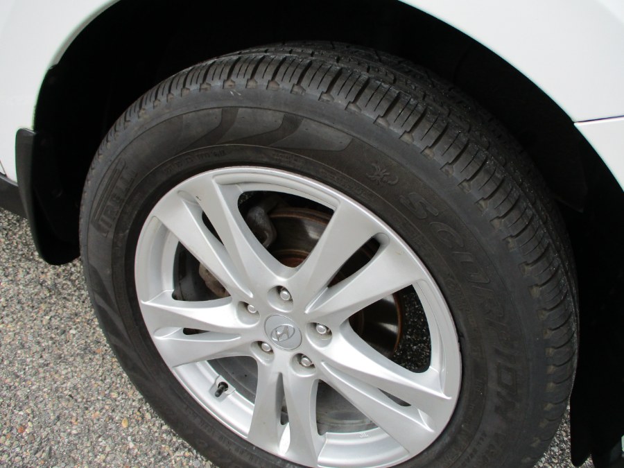 2011 Hyundai Santa Fe AWD 4dr V6 Auto SE, available for sale in Massapequa, New York | South Shore Auto Brokers & Sales. Massapequa, New York 2011 Hyundai Santa Fe AWD 4dr V6 Auto SE, available for sale in Massapequa, New York | South Shore Auto Brokers & Sales. Massapequa, New York