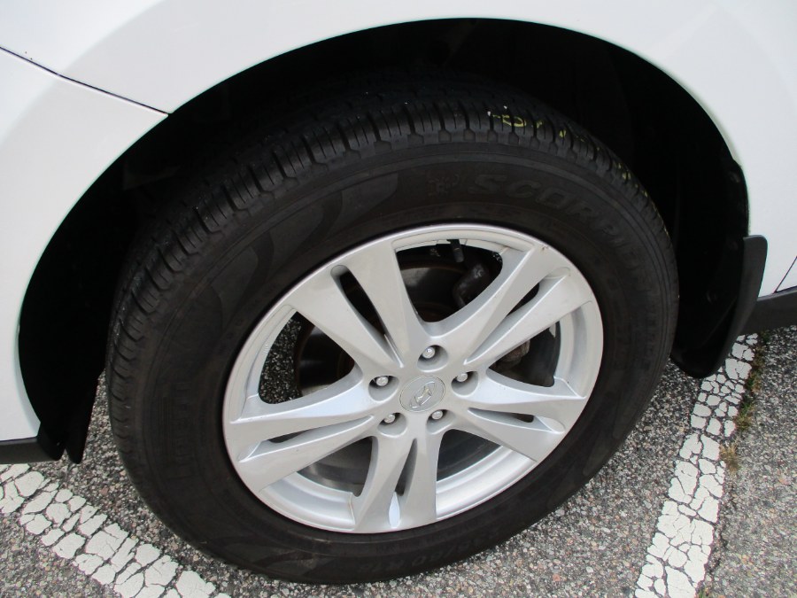 2011 Hyundai Santa Fe AWD 4dr V6 Auto SE, available for sale in Massapequa, New York | South Shore Auto Brokers & Sales. Massapequa, New York 2011 Hyundai Santa Fe AWD 4dr V6 Auto SE, available for sale in Massapequa, New York | South Shore Auto Brokers & Sales. Massapequa, New York
