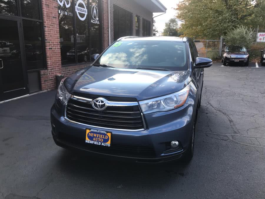 Used Toyota Highlander AWD 4dr V6 XLE (Natl) 2015 | Newfield Auto Sales. Middletown, Connecticut