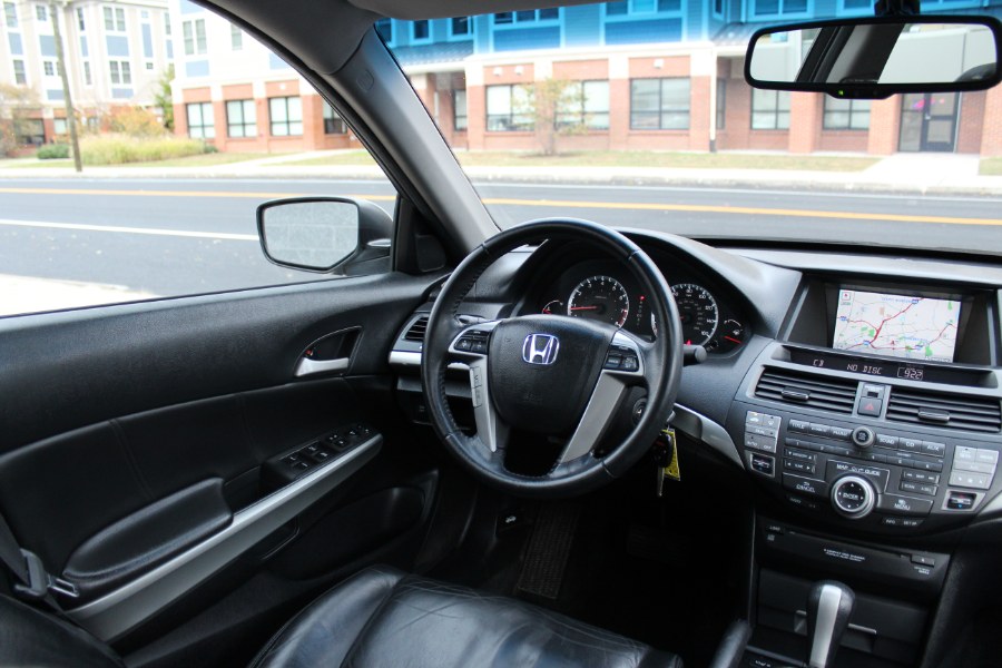 2009 Honda Accord Sdn 4dr V6 Auto EX-L w/Navi PZEV, available for sale in Manchester, Connecticut | Carsonmain LLC. Manchester, Connecticut 2009 Honda Accord Sdn 4dr V6 Auto EX-L w/Navi PZEV, available for sale in Manchester, Connecticut | Carsonmain LLC. Manchester, Connecticut