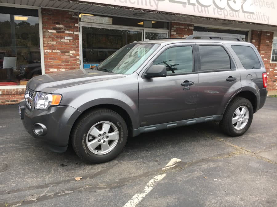 2009 Ford Escape XLT 4WD, available for sale in Naugatuck, Connecticut | Riverside Motorcars, LLC. Naugatuck, Connecticut