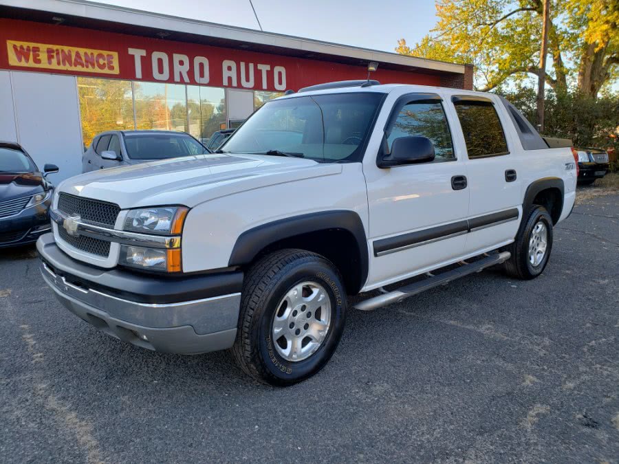2004 Chevrolet Avalanche 1500 5dr 4WD Crew Cab Leather Sun Roof, available for sale in East Windsor, Connecticut | Toro Auto. East Windsor, Connecticut