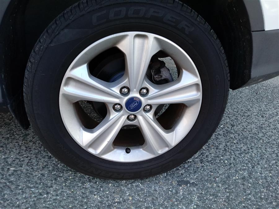 Used Ford Escape 4WD 4dr SE 2014 | Roe Motors Ltd. Shirley, New York Used Ford Escape 4WD 4dr SE 2014 | Roe Motors Ltd. Shirley, New York