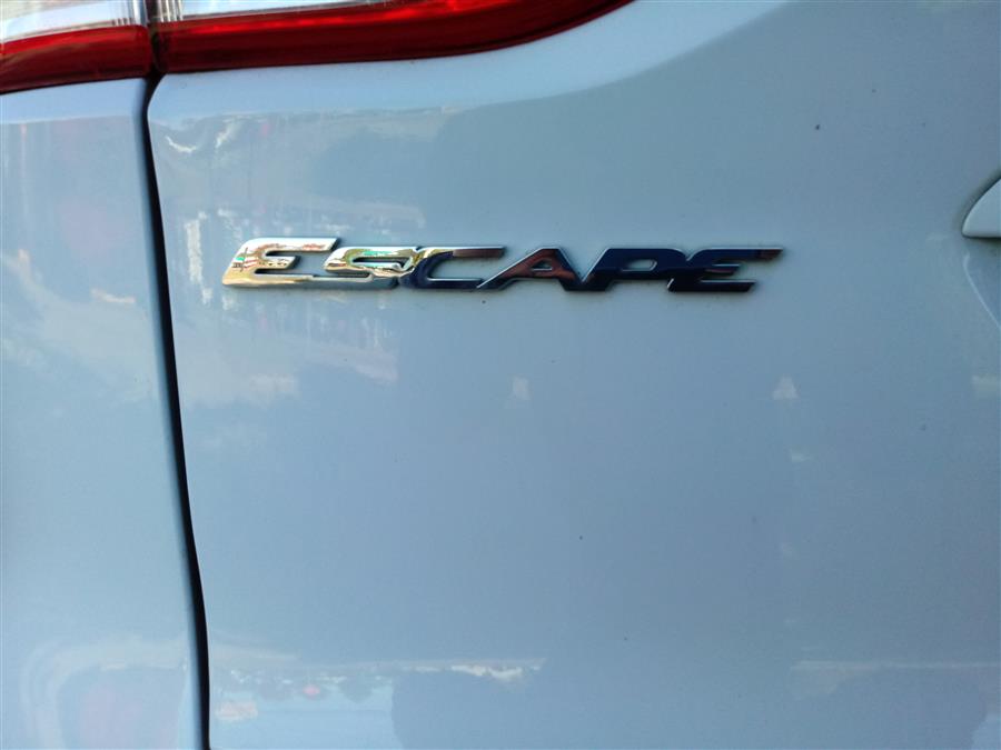 Used Ford Escape 4WD 4dr SE 2014 | Roe Motors Ltd. Shirley, New York Used Ford Escape 4WD 4dr SE 2014 | Roe Motors Ltd. Shirley, New York