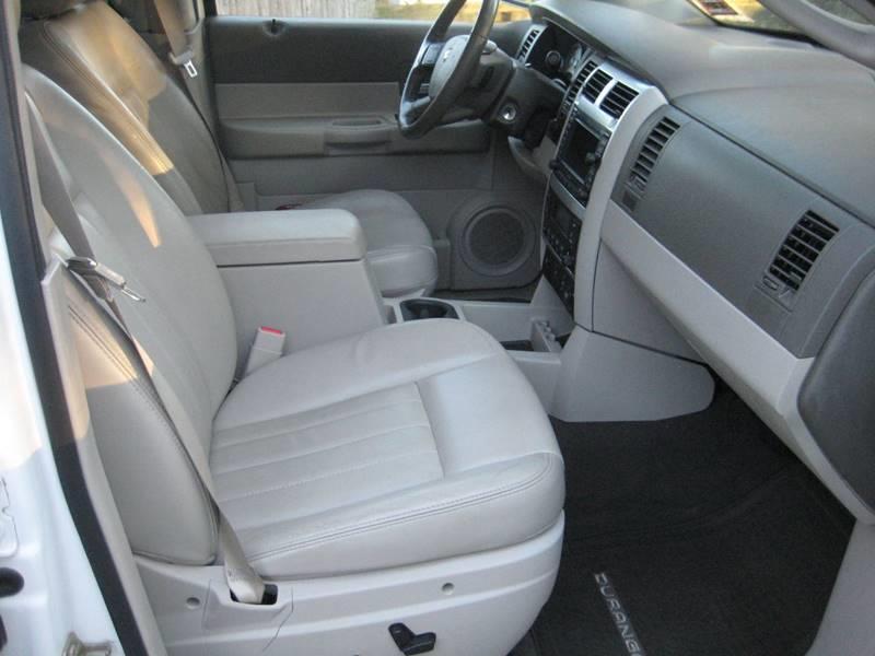 2005 Dodge Durango Limited 4WD 4dr SUV w/ Front, Rear and Third Row H, available for sale in Massapequa, New York | Rite Choice Auto Inc.. Massapequa, New York 2005 Dodge Durango Limited 4WD 4dr SUV w/ Front, Rear and Third Row H, available for sale in Massapequa, New York | Rite Choice Auto Inc.. Massapequa, New York