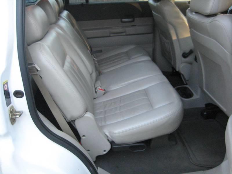 2005 Dodge Durango Limited 4WD 4dr SUV w/ Front, Rear and Third Row H, available for sale in Massapequa, New York | Rite Choice Auto Inc.. Massapequa, New York 2005 Dodge Durango Limited 4WD 4dr SUV w/ Front, Rear and Third Row H, available for sale in Massapequa, New York | Rite Choice Auto Inc.. Massapequa, New York