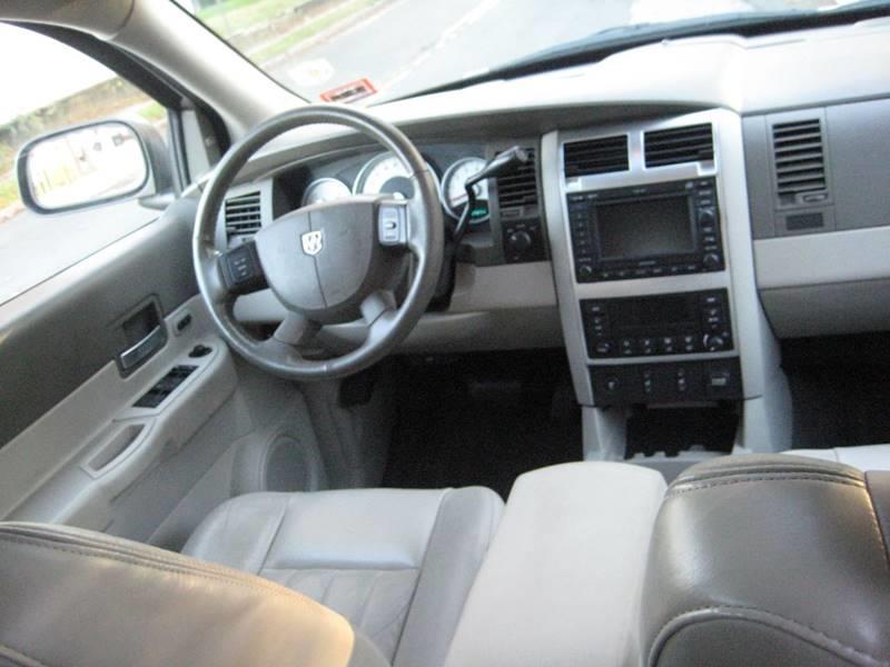 2005 Dodge Durango Limited 4WD 4dr SUV w/ Front, Rear and Third Row H, available for sale in Massapequa, New York | Rite Choice Auto Inc.. Massapequa, New York 2005 Dodge Durango Limited 4WD 4dr SUV w/ Front, Rear and Third Row H, available for sale in Massapequa, New York | Rite Choice Auto Inc.. Massapequa, New York