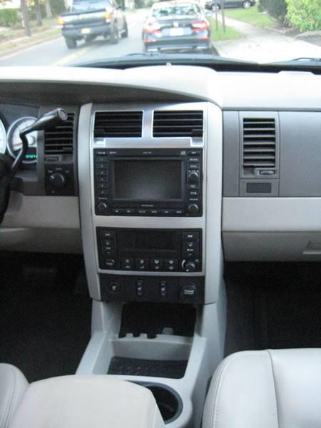 2005 Dodge Durango Limited 4WD 4dr SUV w/ Front, Rear and Third Row H, available for sale in Massapequa, New York | Rite Choice Auto Inc.. Massapequa, New York 2005 Dodge Durango Limited 4WD 4dr SUV w/ Front, Rear and Third Row H, available for sale in Massapequa, New York | Rite Choice Auto Inc.. Massapequa, New York