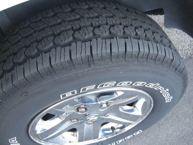 2005 Dodge Durango Limited 4WD 4dr SUV w/ Front, Rear and Third Row H, available for sale in Massapequa, New York | Rite Choice Auto Inc.. Massapequa, New York 2005 Dodge Durango Limited 4WD 4dr SUV w/ Front, Rear and Third Row H, available for sale in Massapequa, New York | Rite Choice Auto Inc.. Massapequa, New York